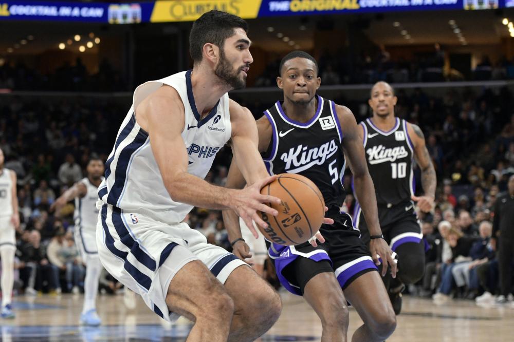 而在众多潜 而在众多潜